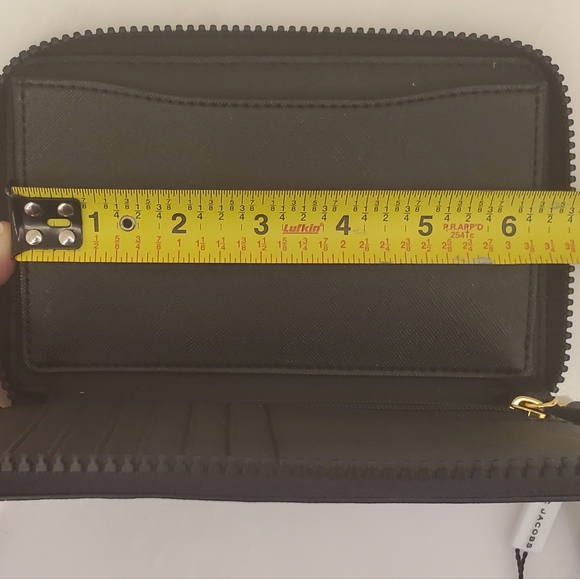 Marc Jacobs Cell Phone Wallet - Picture 8 of 9